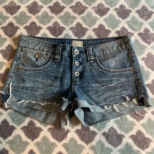 MUDD SHORTS SIZE 7